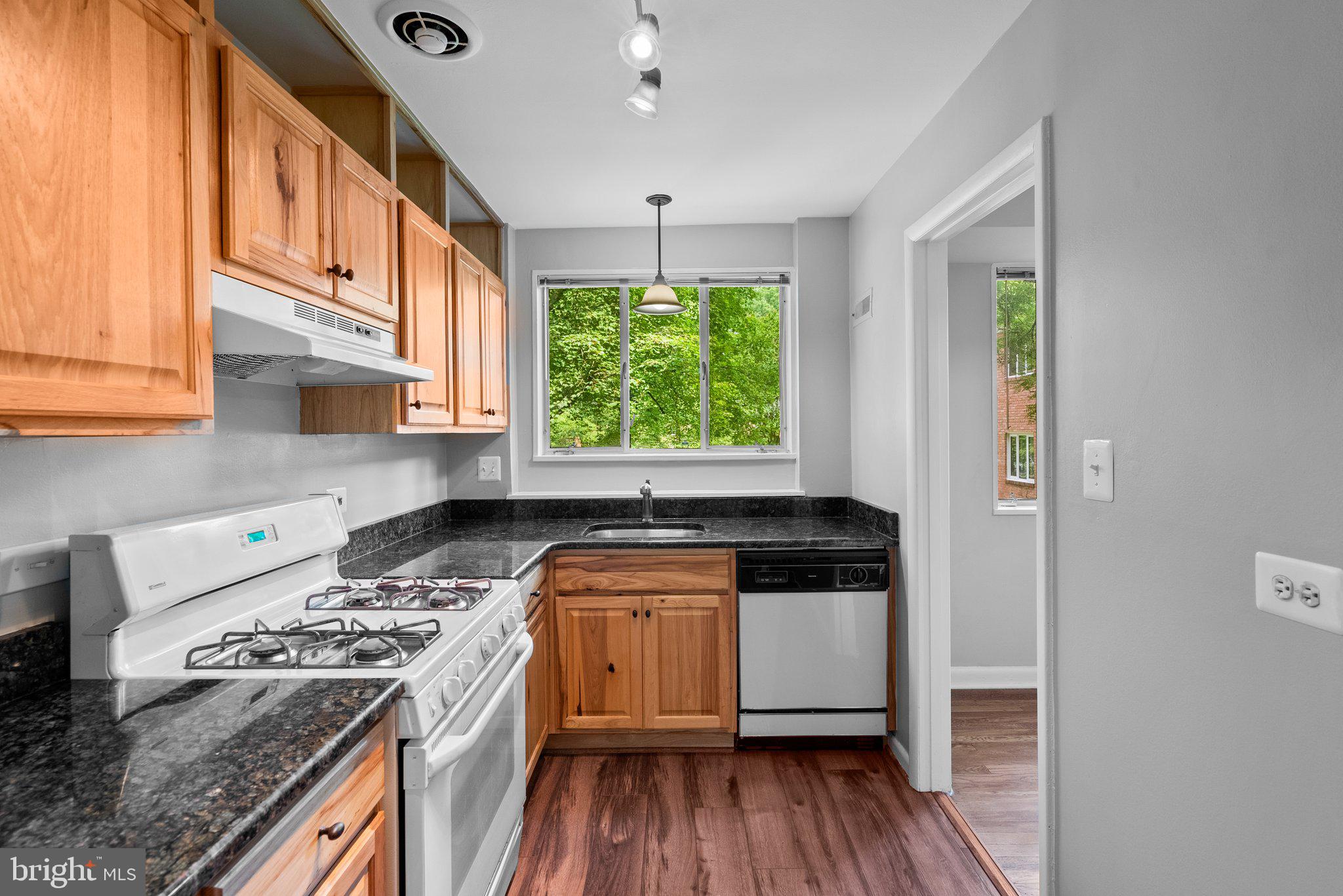 10501 MONTROSE AVENUE M-101