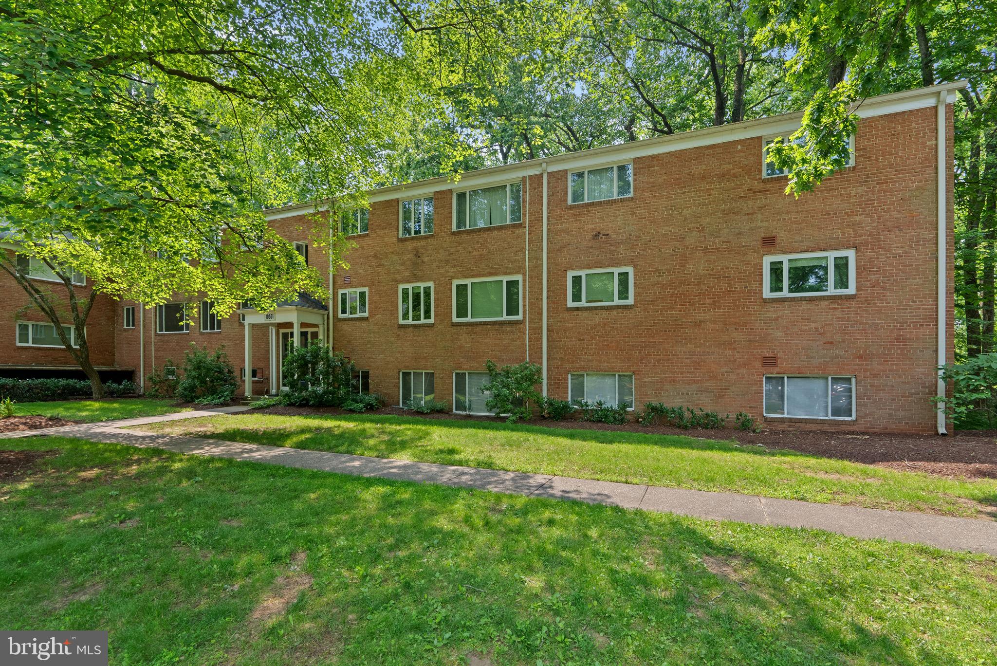 10501 MONTROSE AVENUE M-101