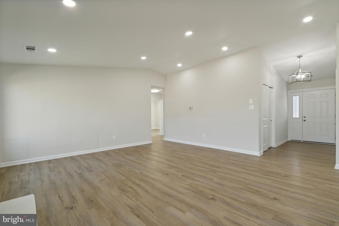 HIDDENBROOK - Residential