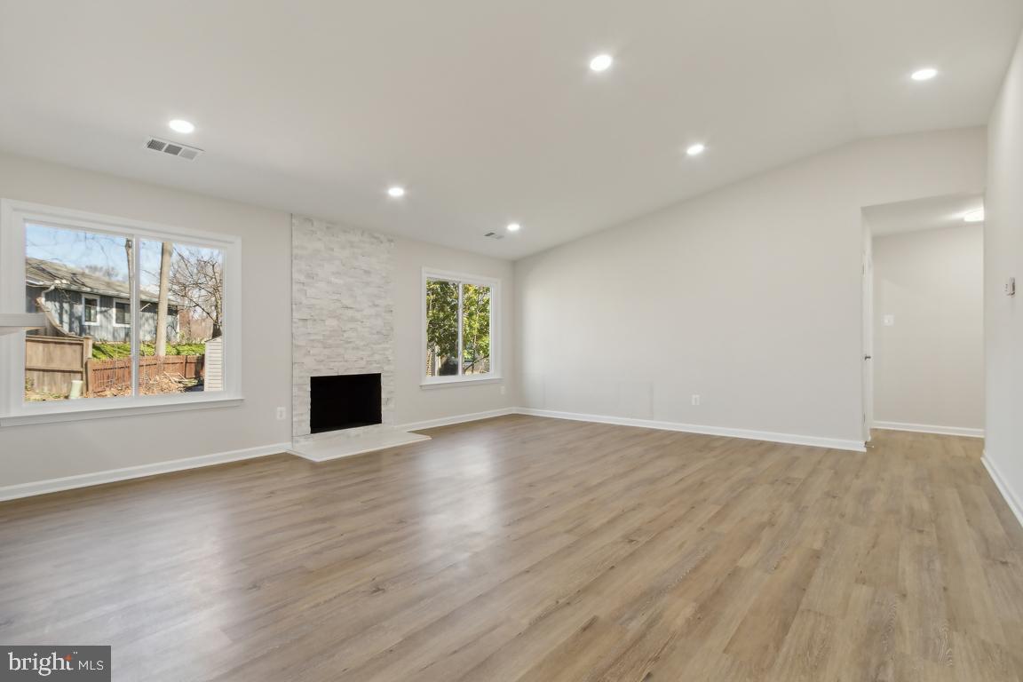 HIDDENBROOK - Residential