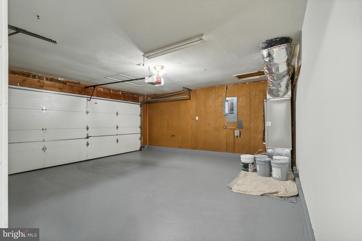 HIDDENBROOK - Residential