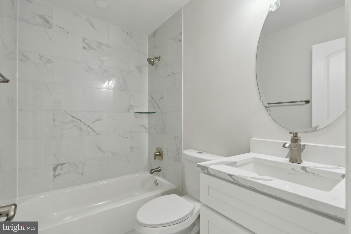 HIDDENBROOK - Residential