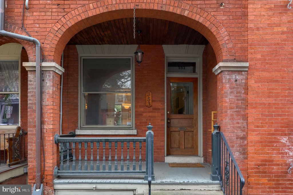 Photo of 353 E Orange St, LANCASTER, PA 17602 (MLS # PALA2084554)