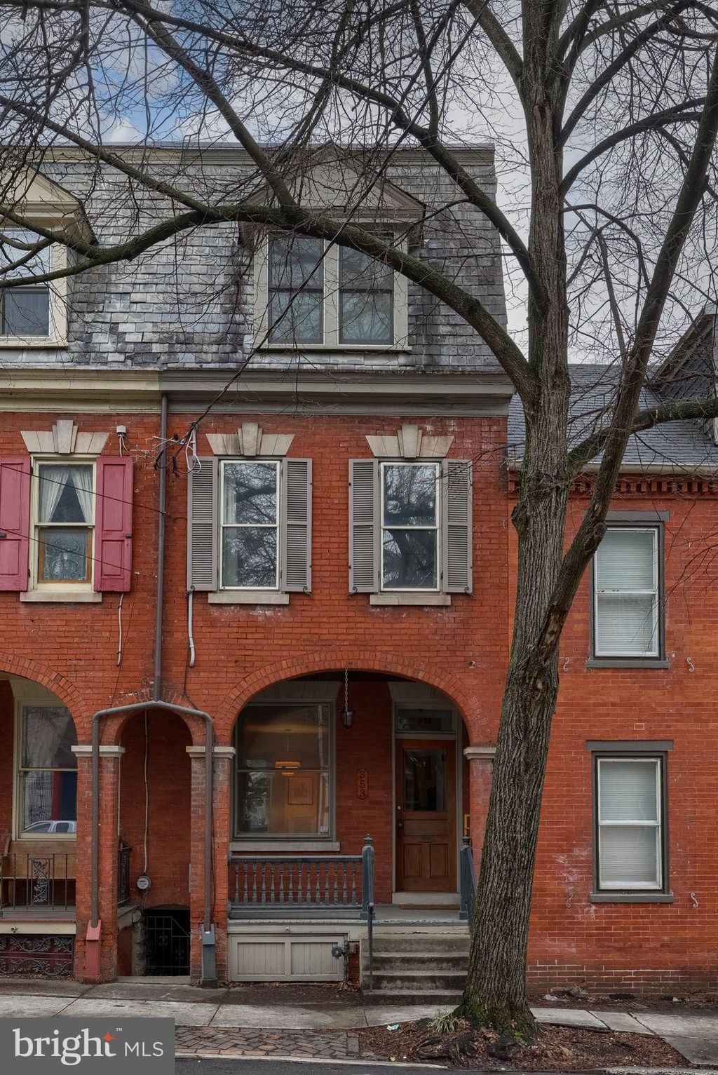 Photo of 353 E Orange St, LANCASTER, PA 17602 (MLS # PALA2084554)