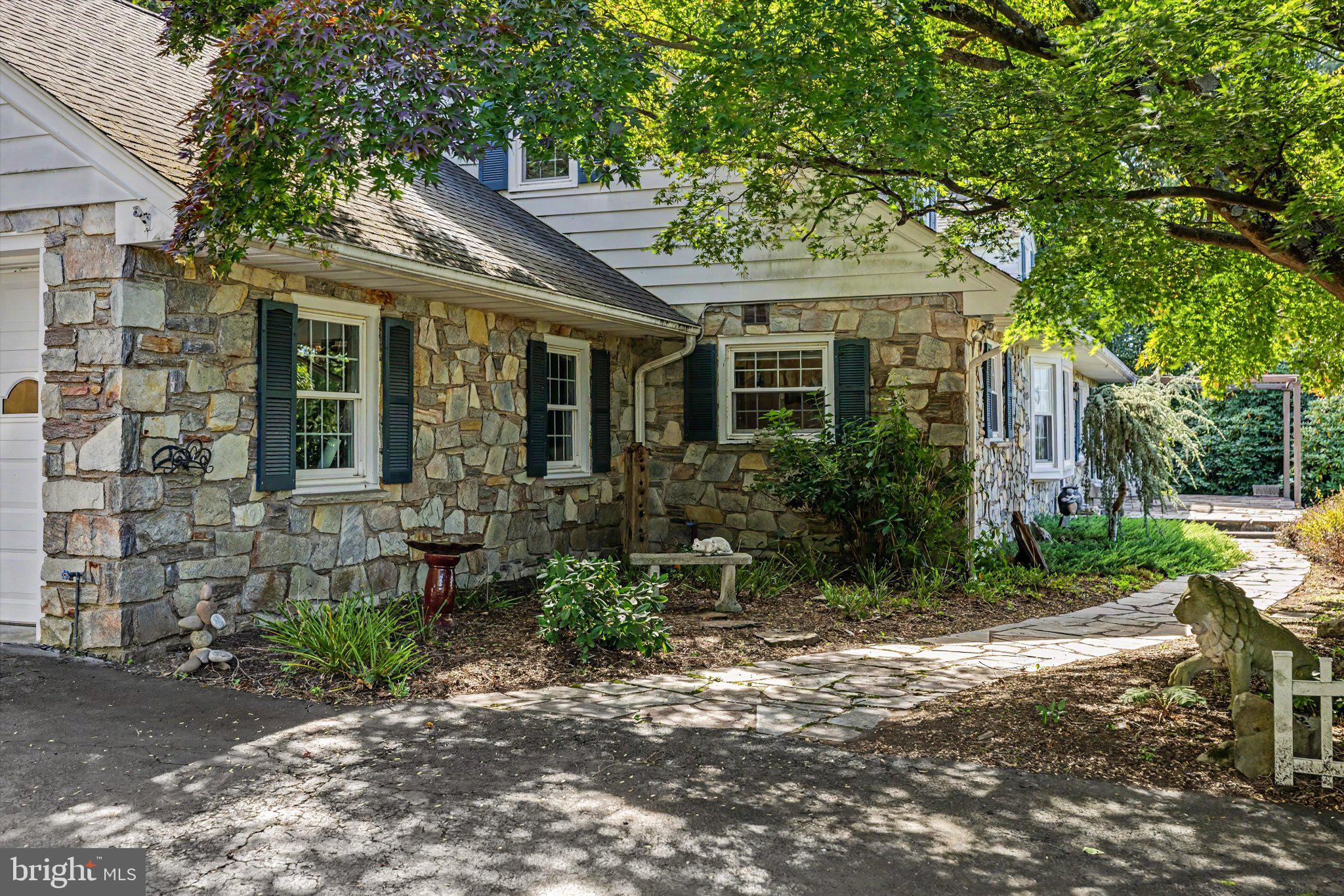 99 PICKWICK DRIVE