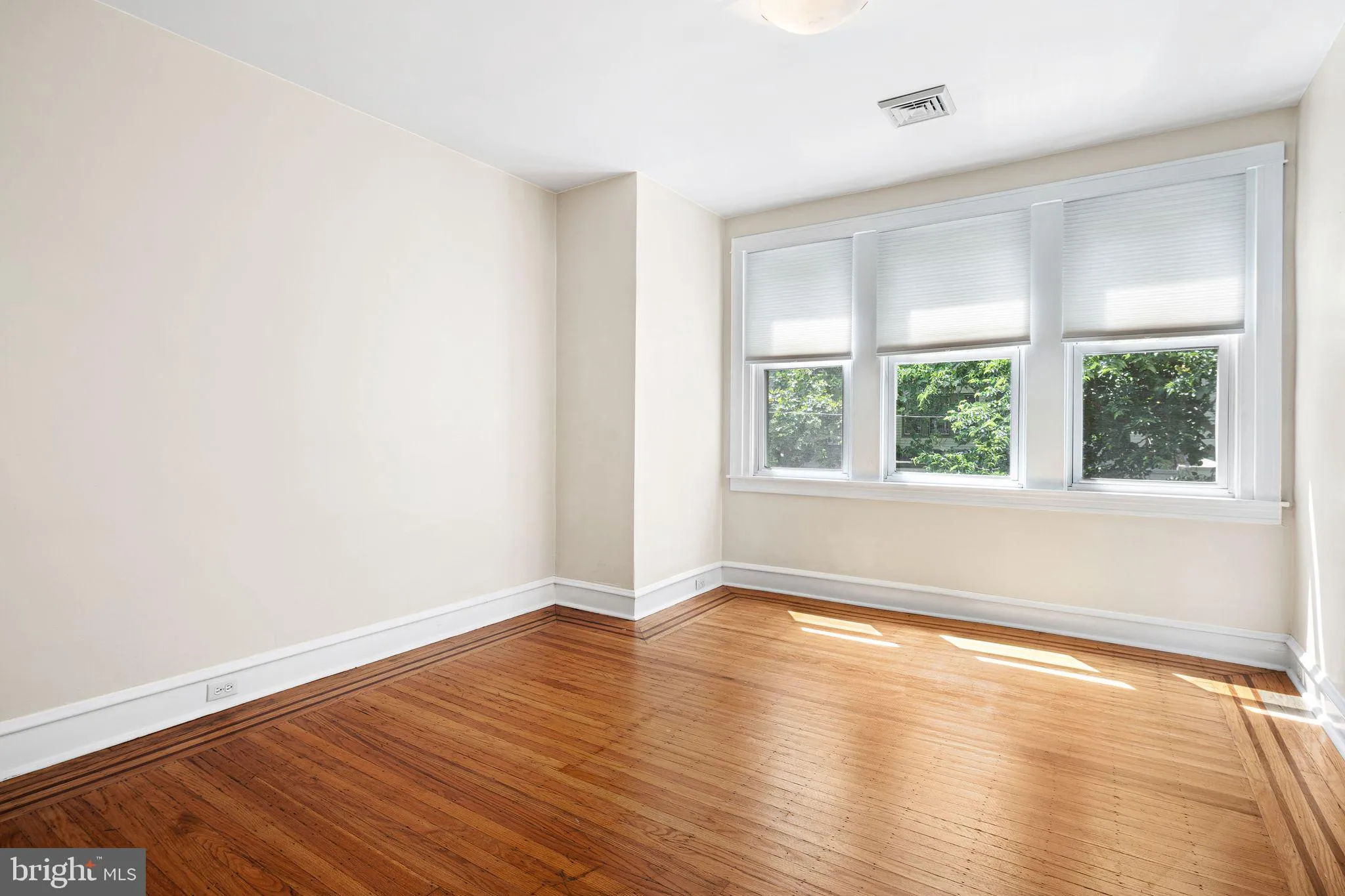 Philadelphia, Pennsylvania 19130, United States, 3 Bedrooms Bedrooms, ,1 BathroomBathrooms,Residential,Active,158303