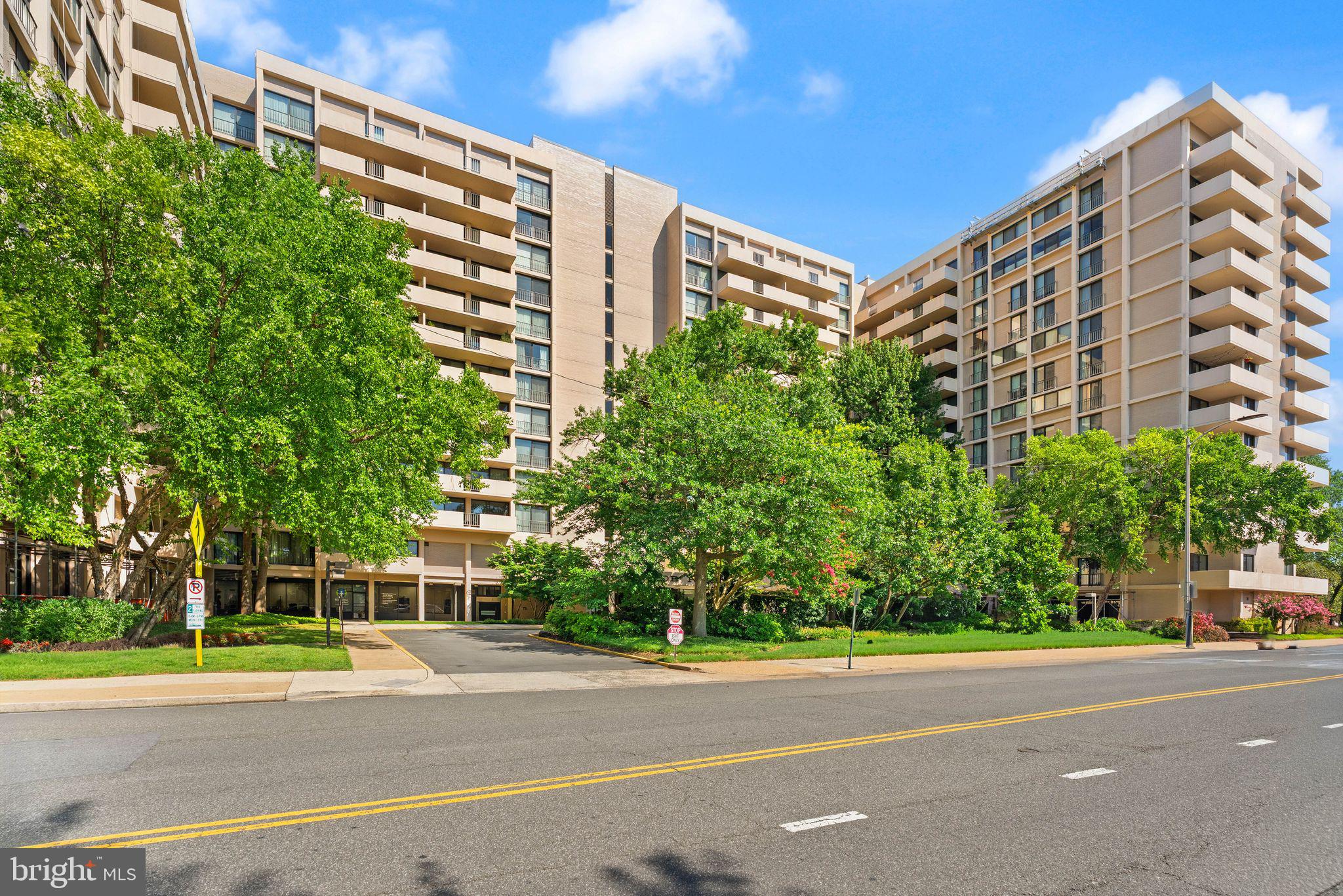 4141 N HENDERSON ROAD 1215