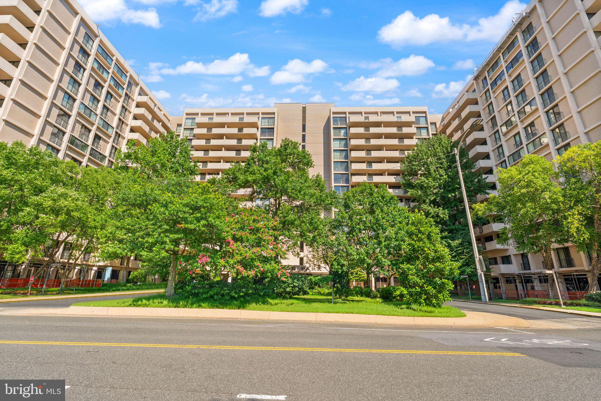 4141 N HENDERSON ROAD 1215