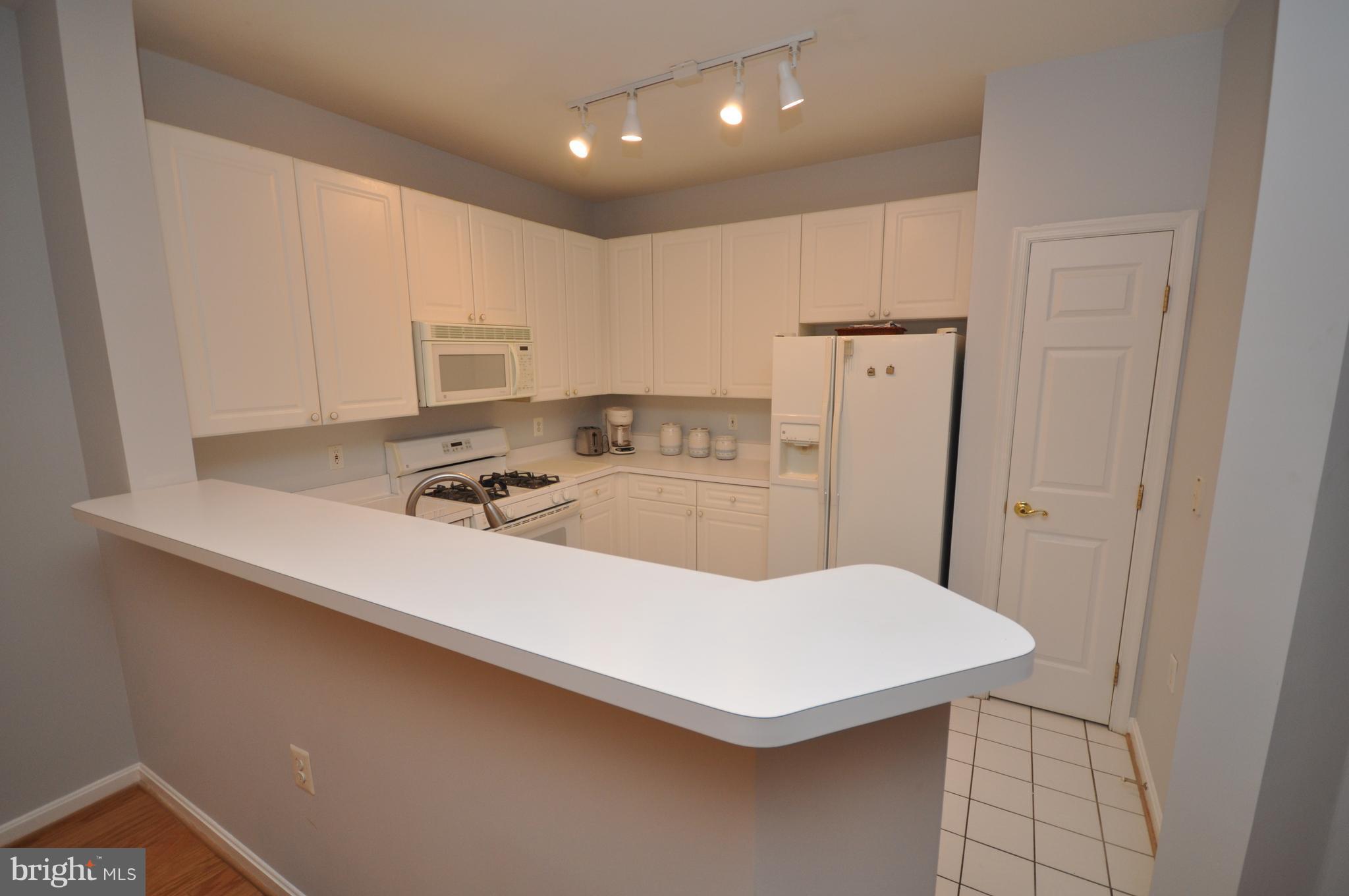 CHRISTOPHER AT CEDAR LAKES - Residential Lease