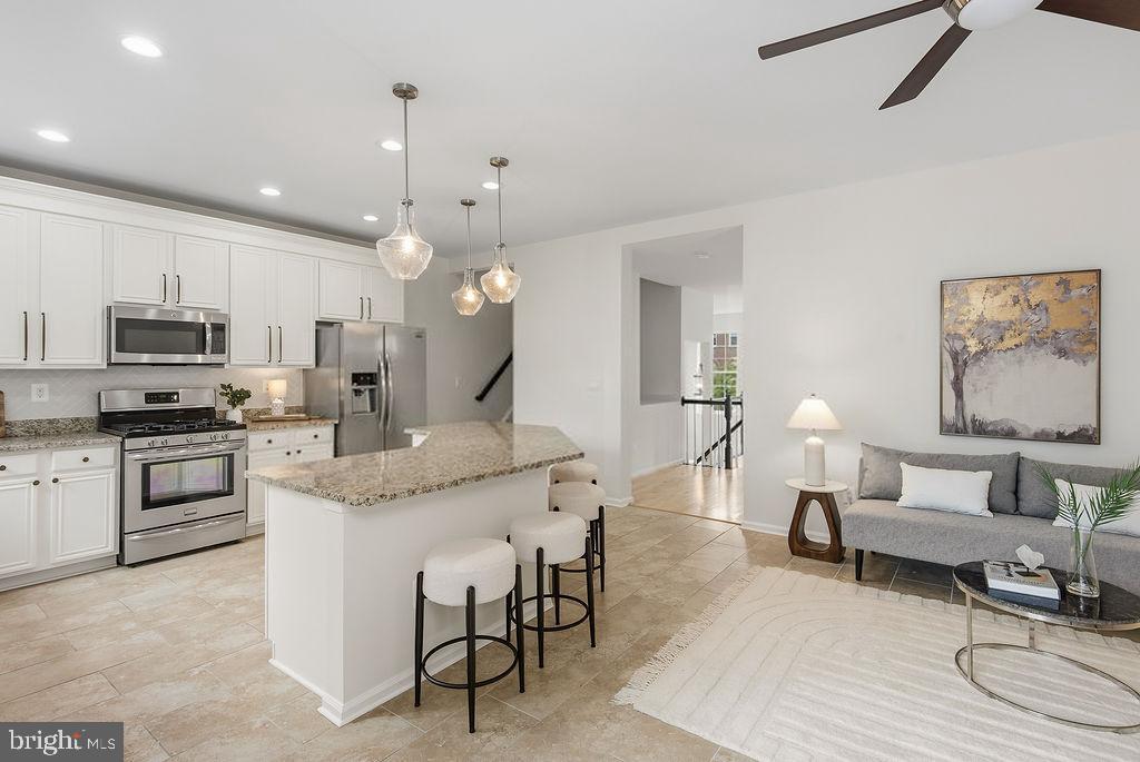 FAIR LAKES COURT - Residential