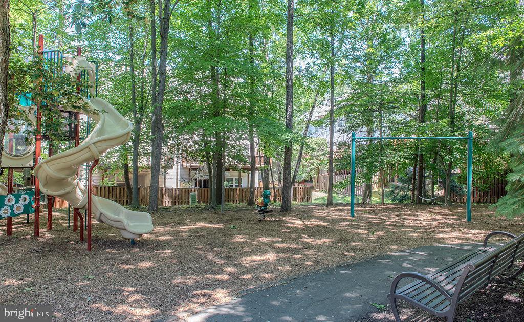 FAIR LAKES COURT - Residential