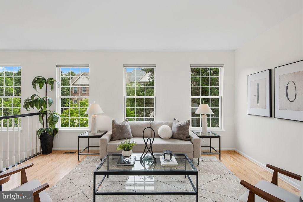 FAIR LAKES COURT - Residential