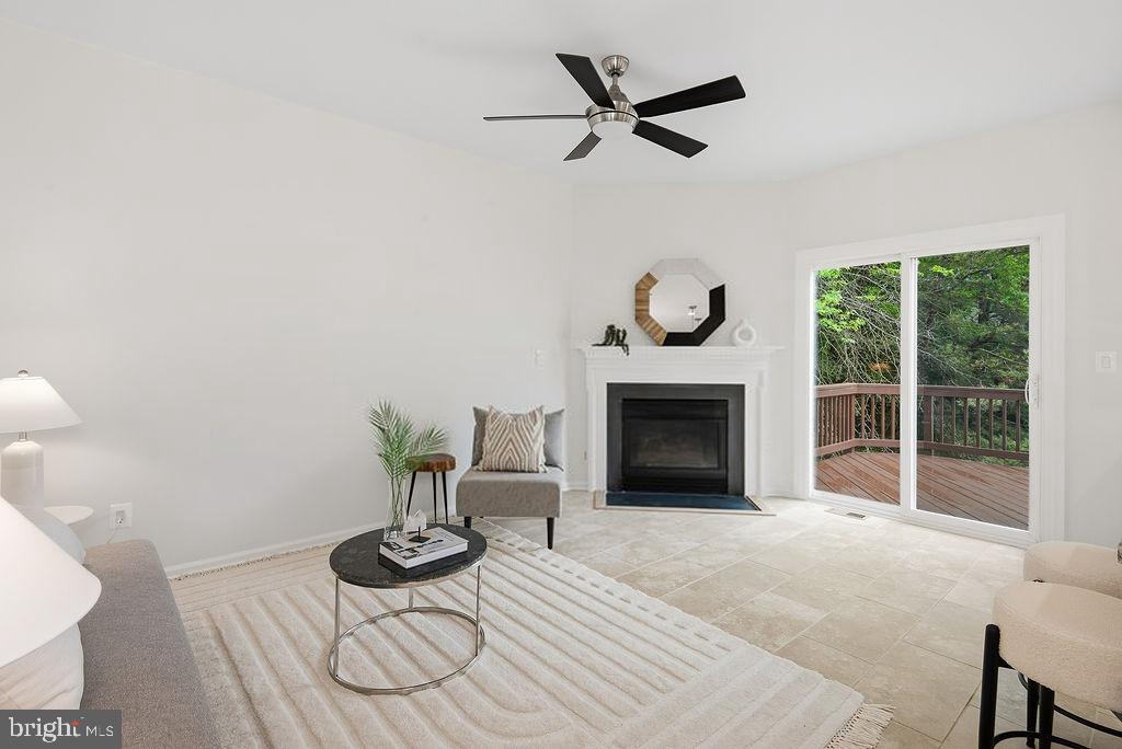 FAIR LAKES COURT - Residential