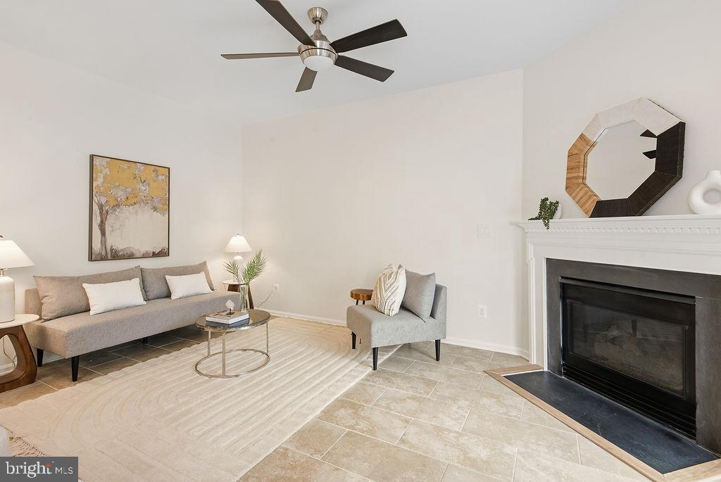 FAIR LAKES COURT - Residential