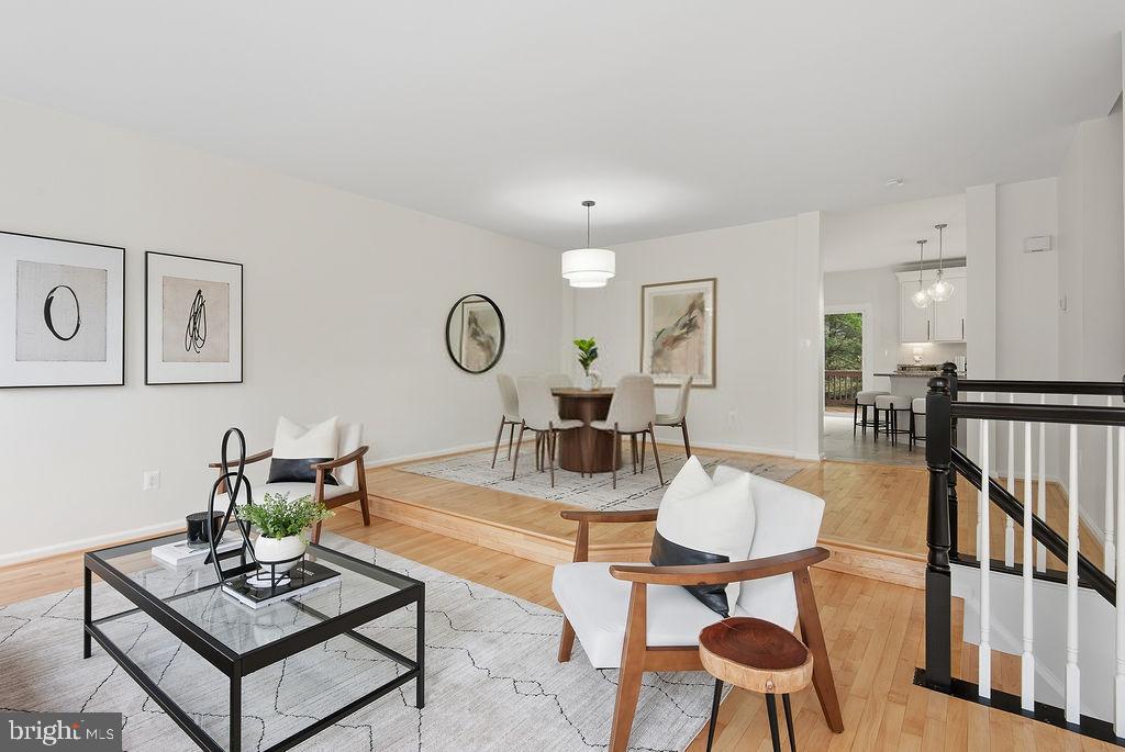 FAIR LAKES COURT - Residential