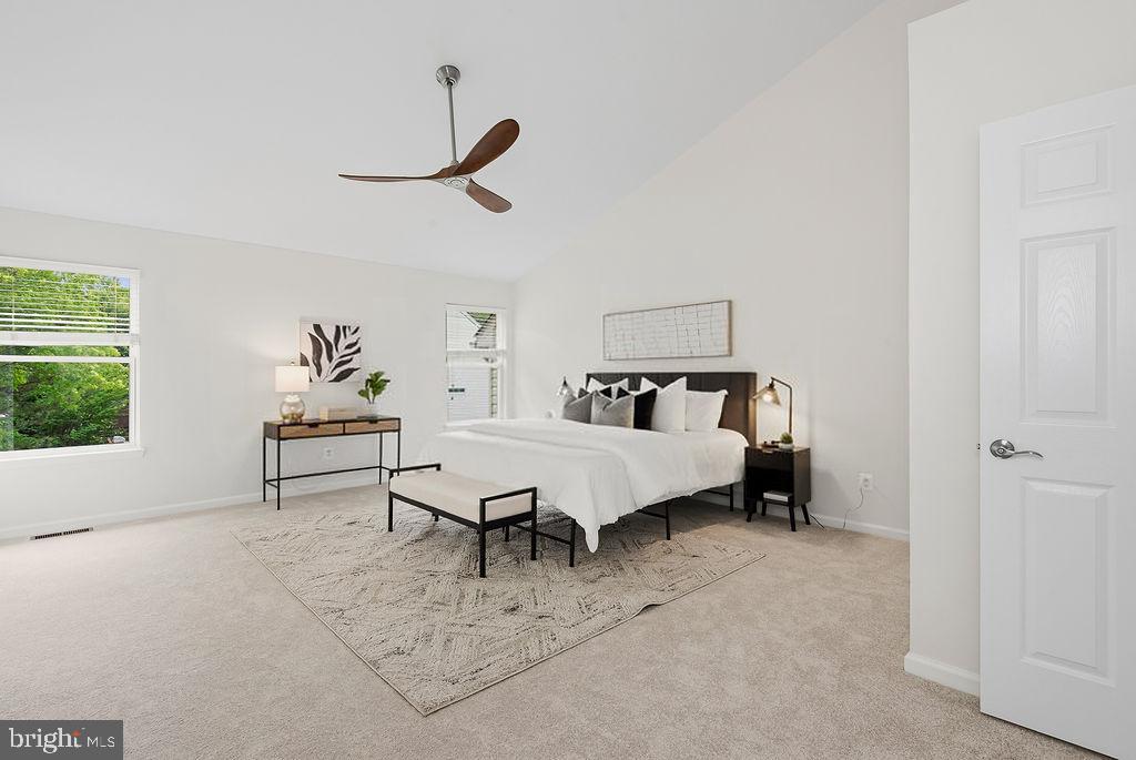 FAIR LAKES COURT - Residential