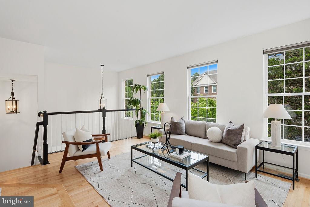 FAIR LAKES COURT - Residential