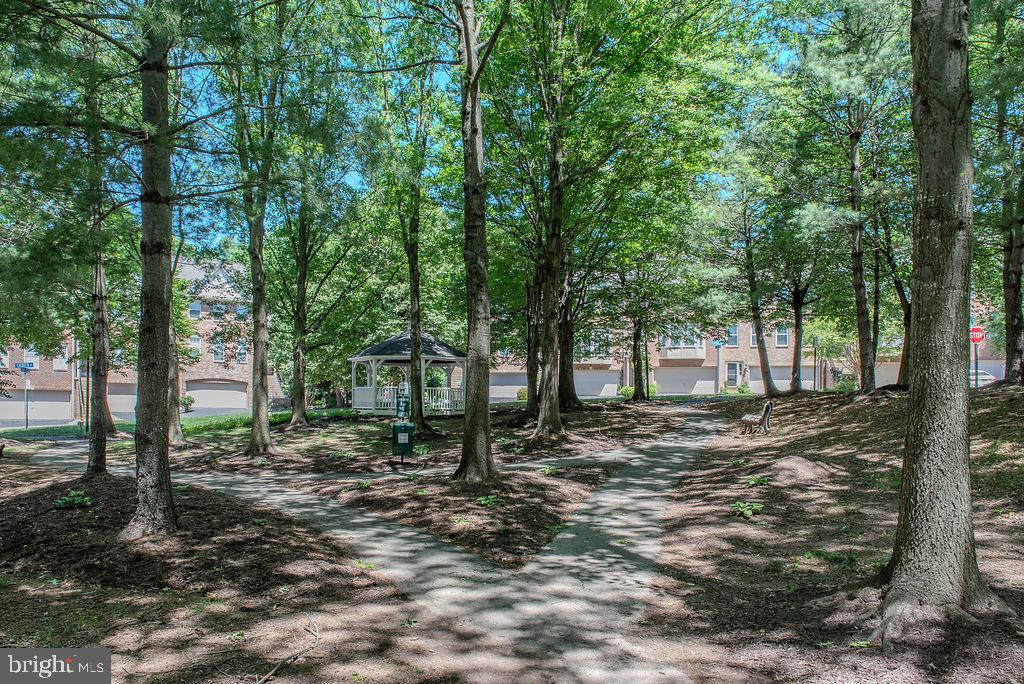 FAIR LAKES COURT - Residential