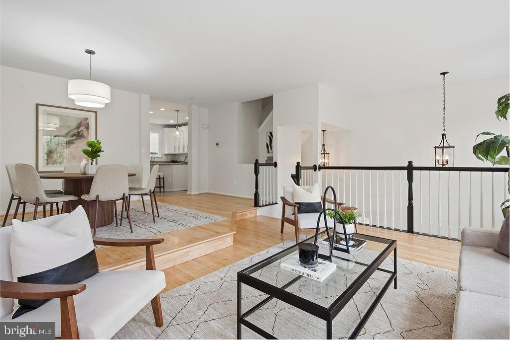 FAIR LAKES COURT - Residential