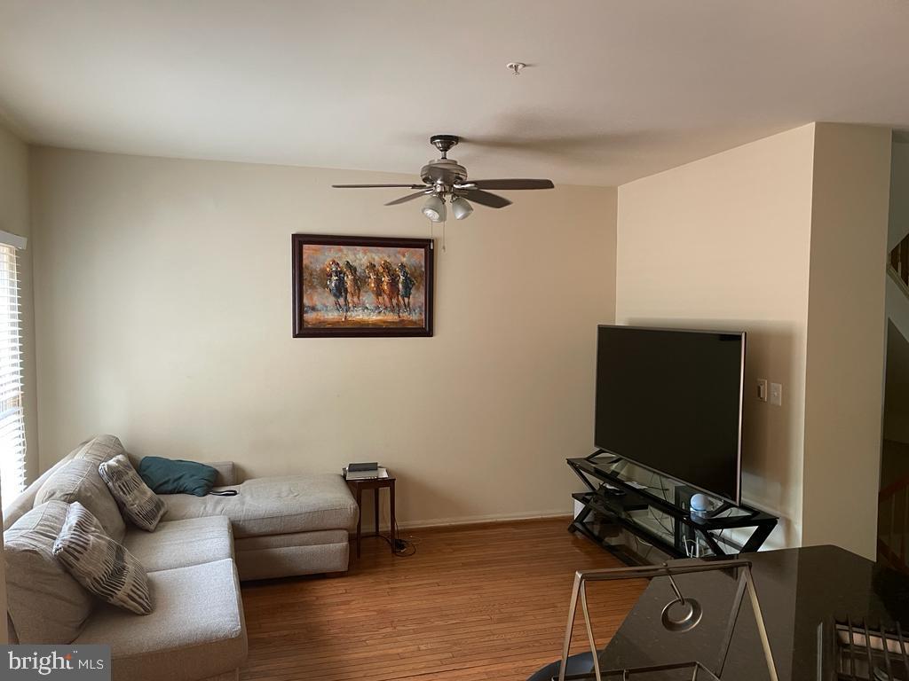 ROSE HILL FALLS - Residential