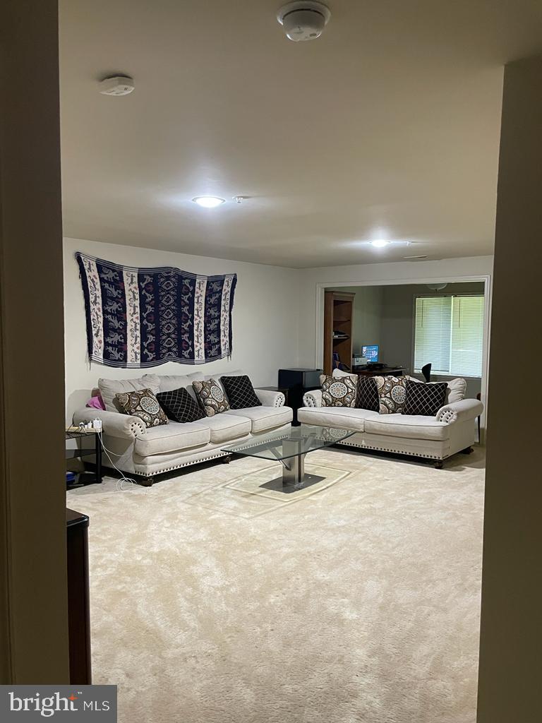 ROSE HILL FALLS - Residential