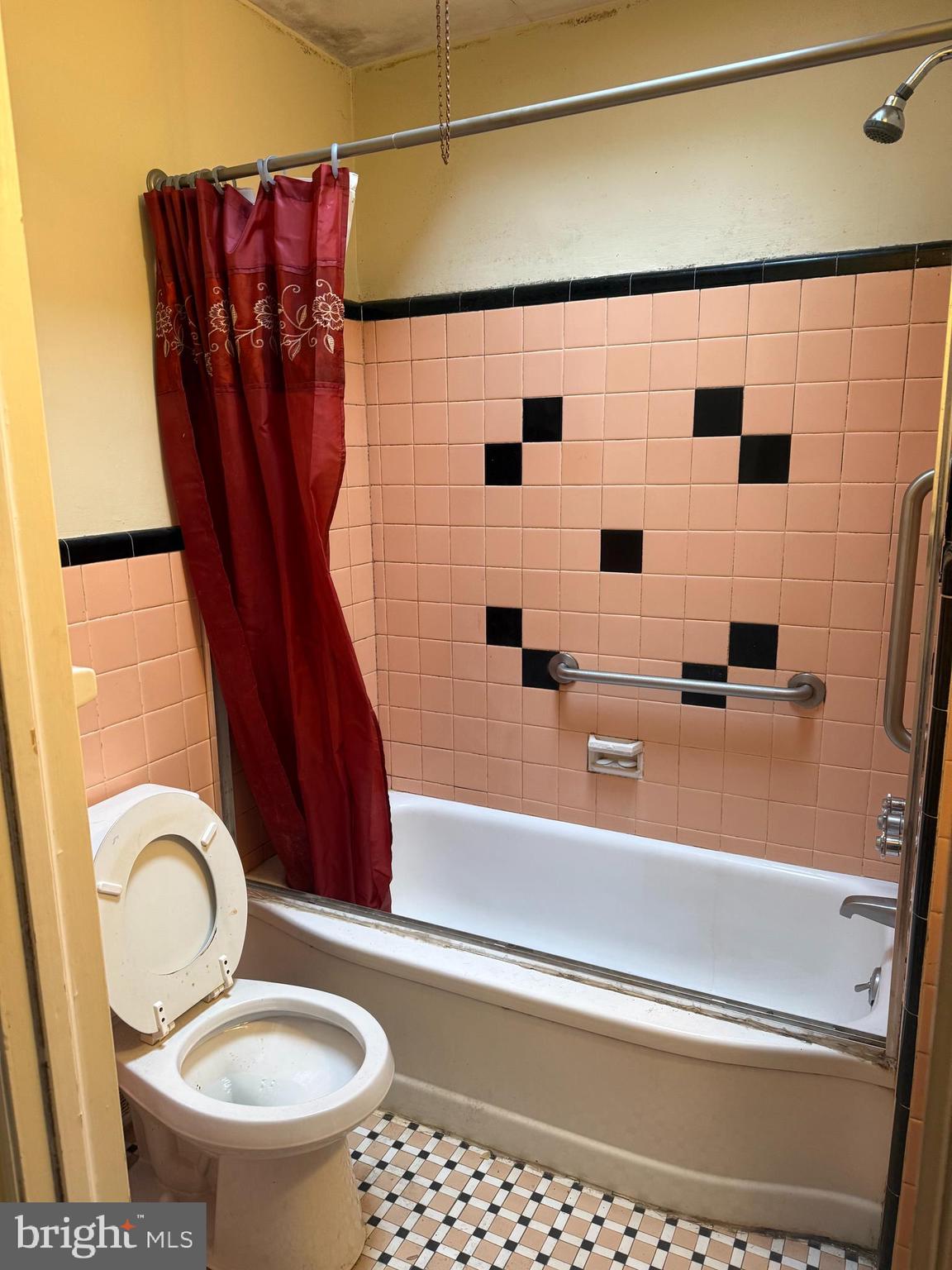 OXFORD CIRCLE - Residential