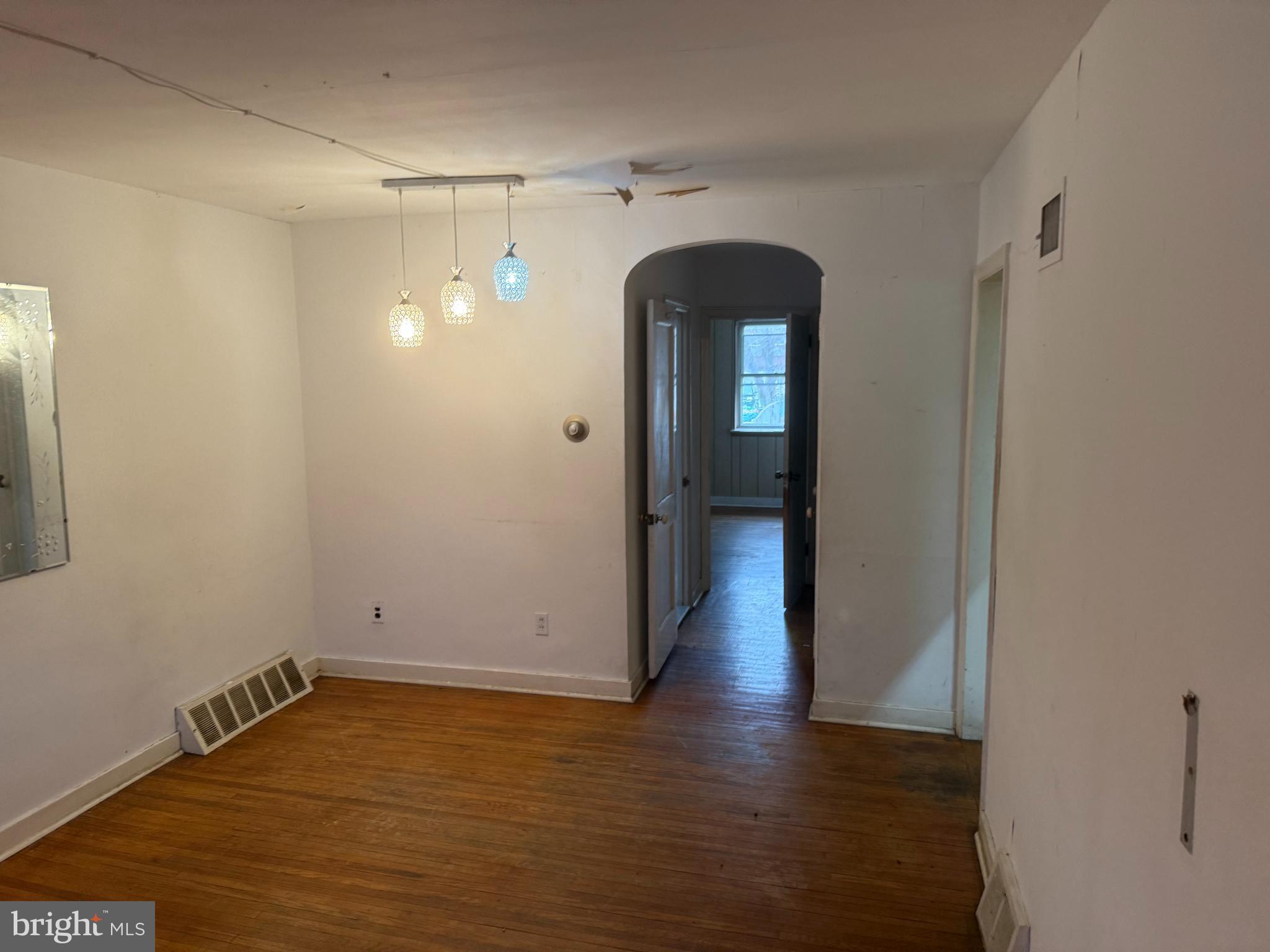 OXFORD CIRCLE - Residential