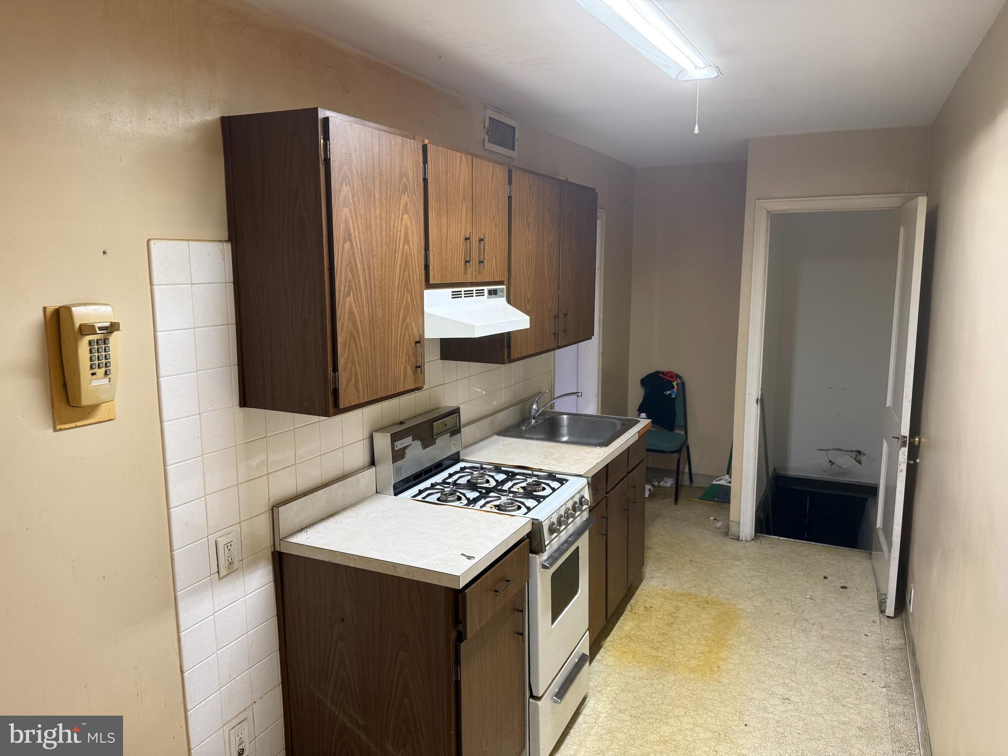 OXFORD CIRCLE - Residential