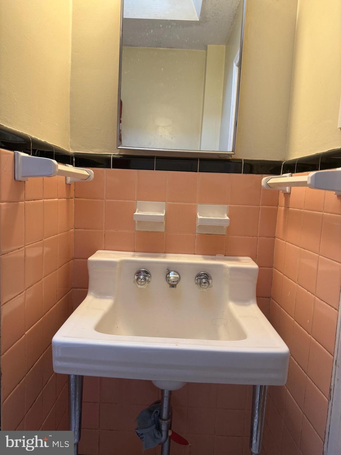 OXFORD CIRCLE - Residential