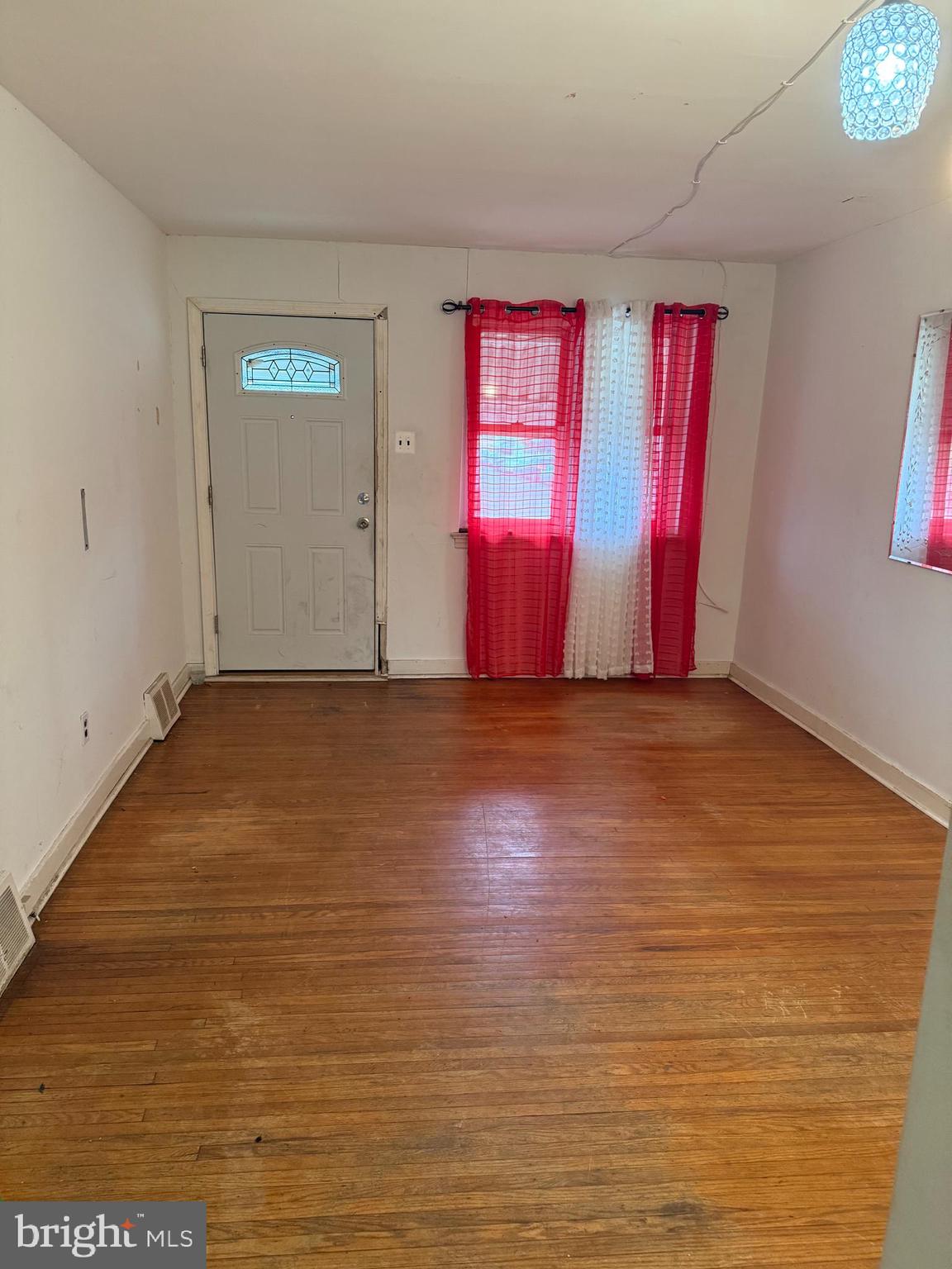 OXFORD CIRCLE - Residential