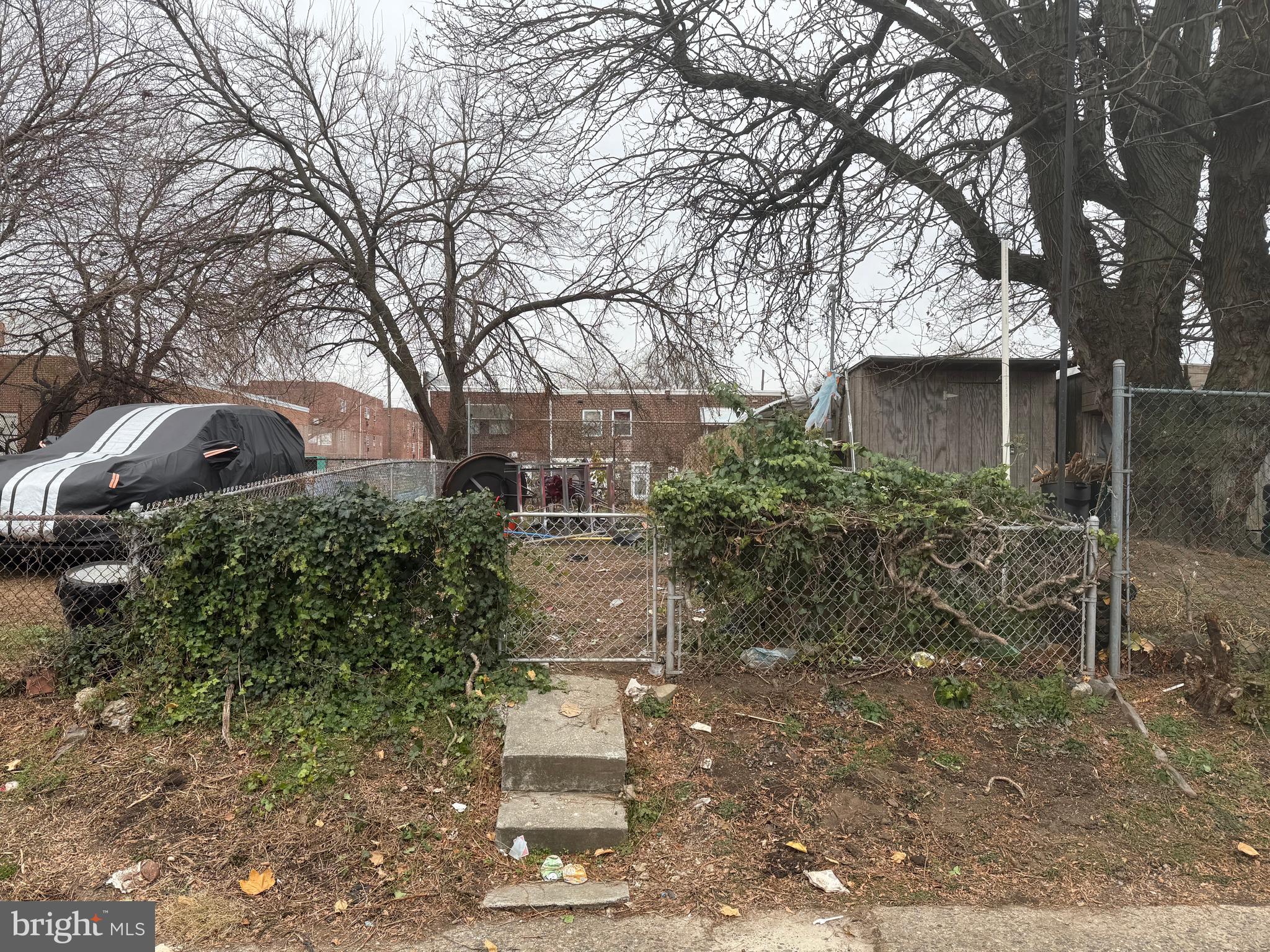 OXFORD CIRCLE - Residential