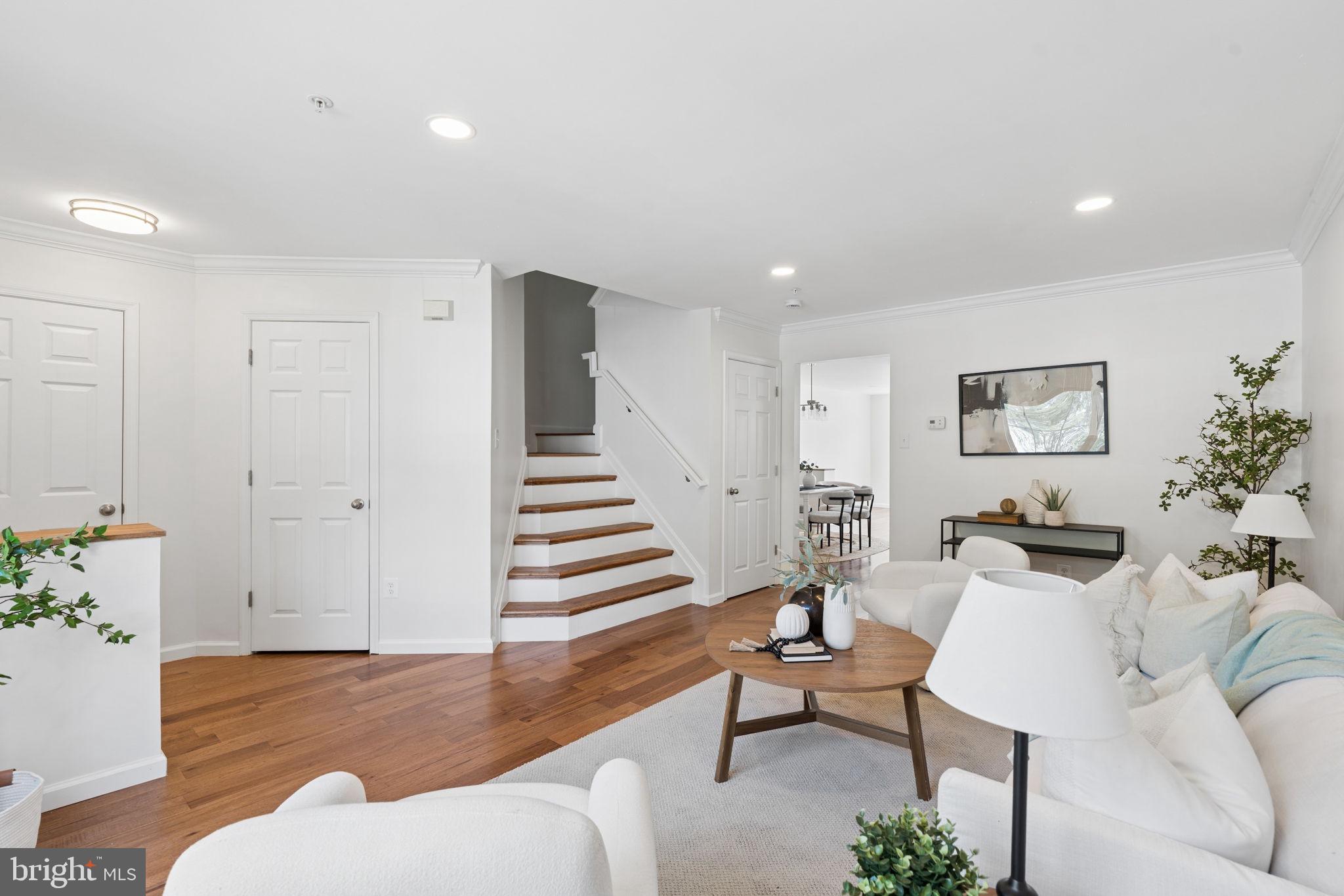 737 SHALLOW RIDGE COURT