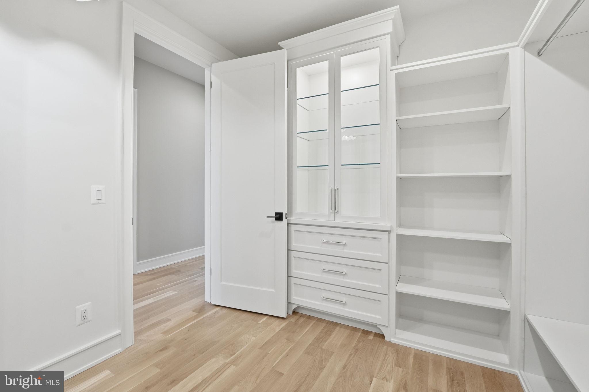 WATERFALL FARM - Residential