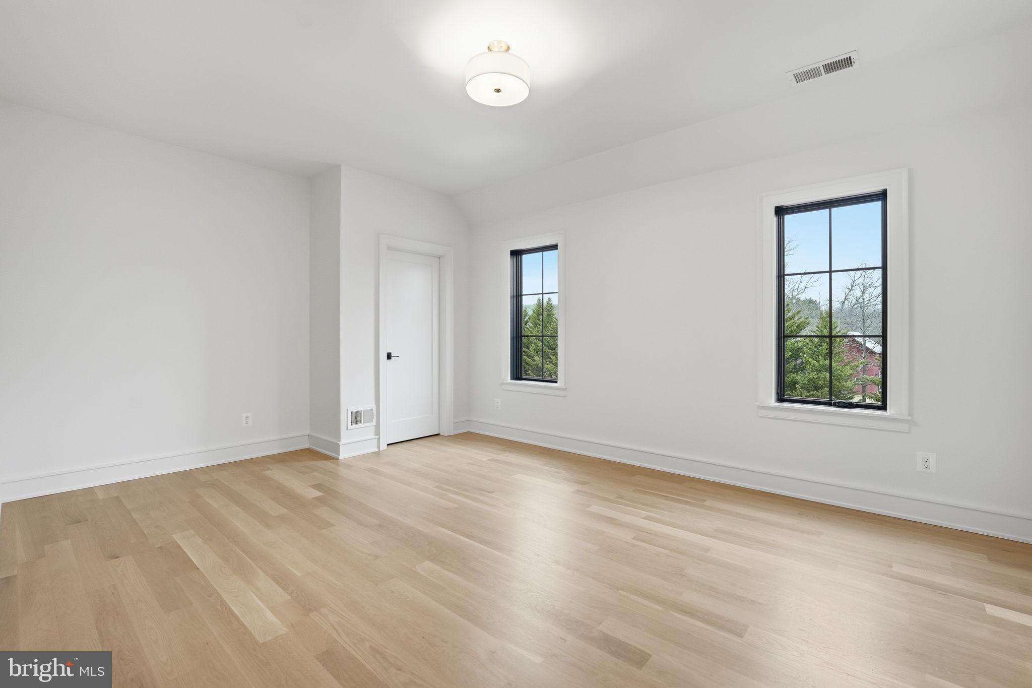 WATERFALL FARM - Residential