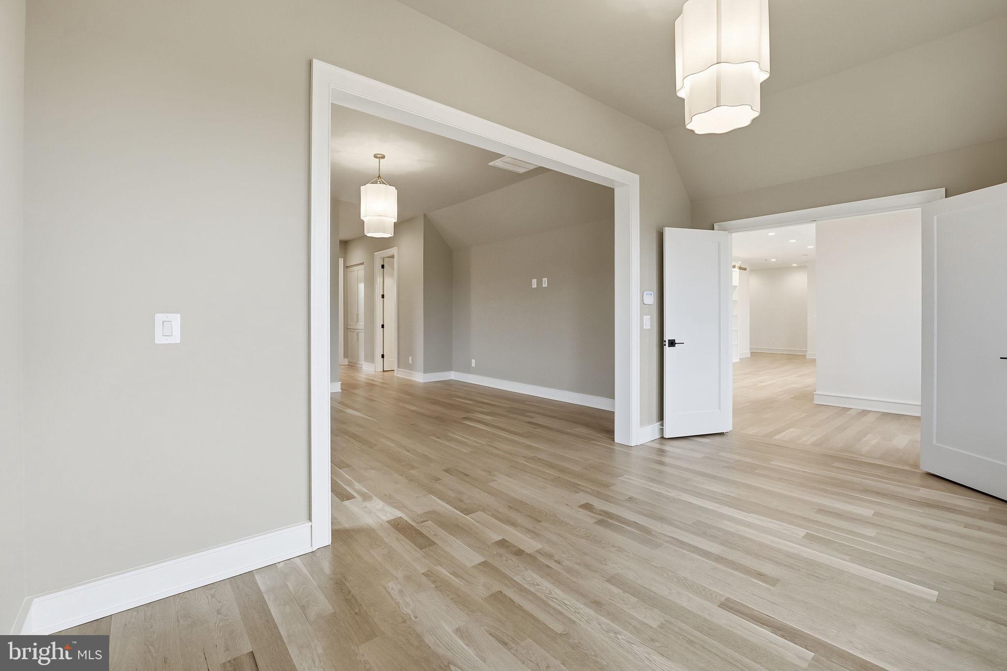 WATERFALL FARM - Residential