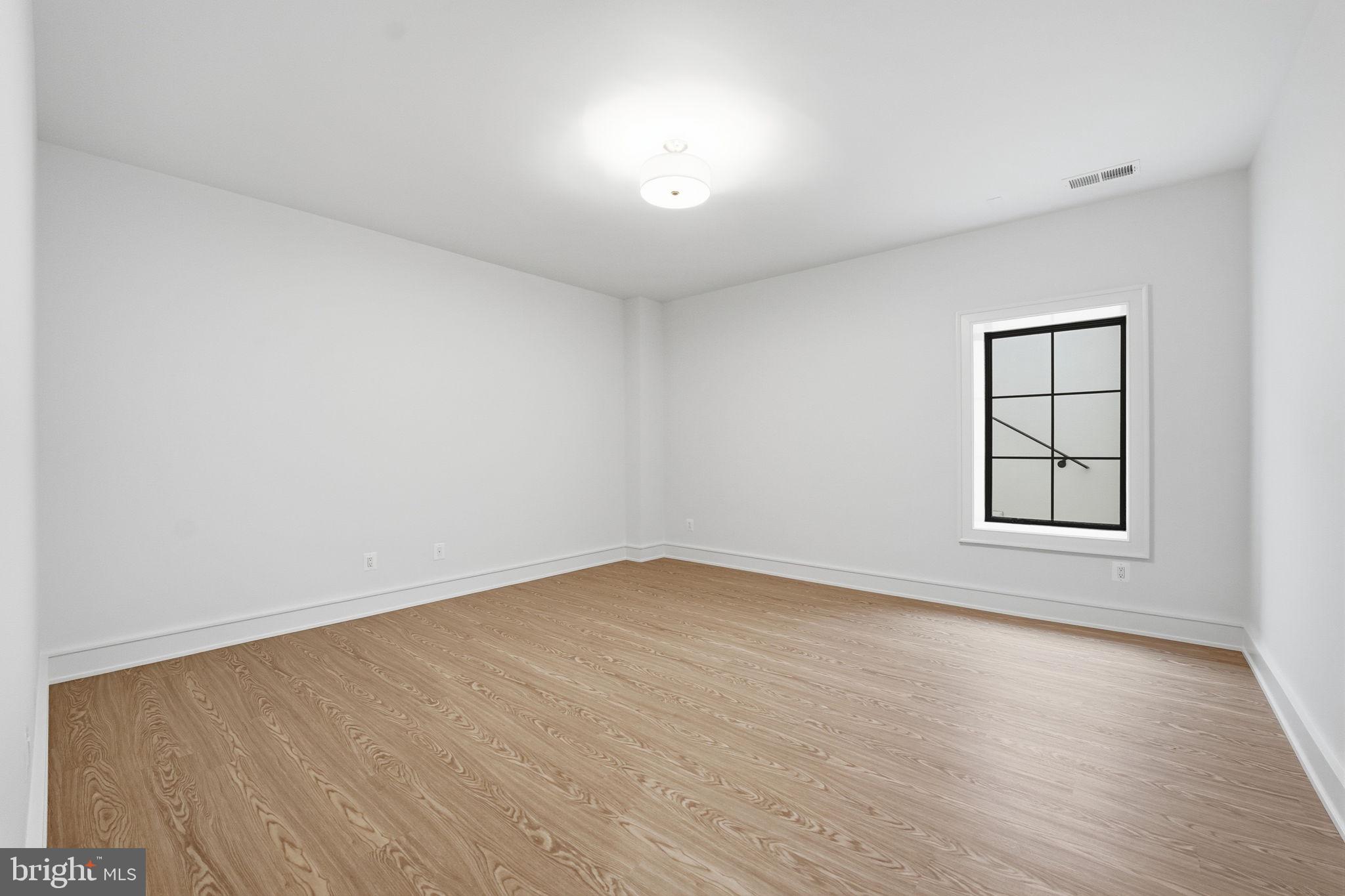 WATERFALL FARM - Residential