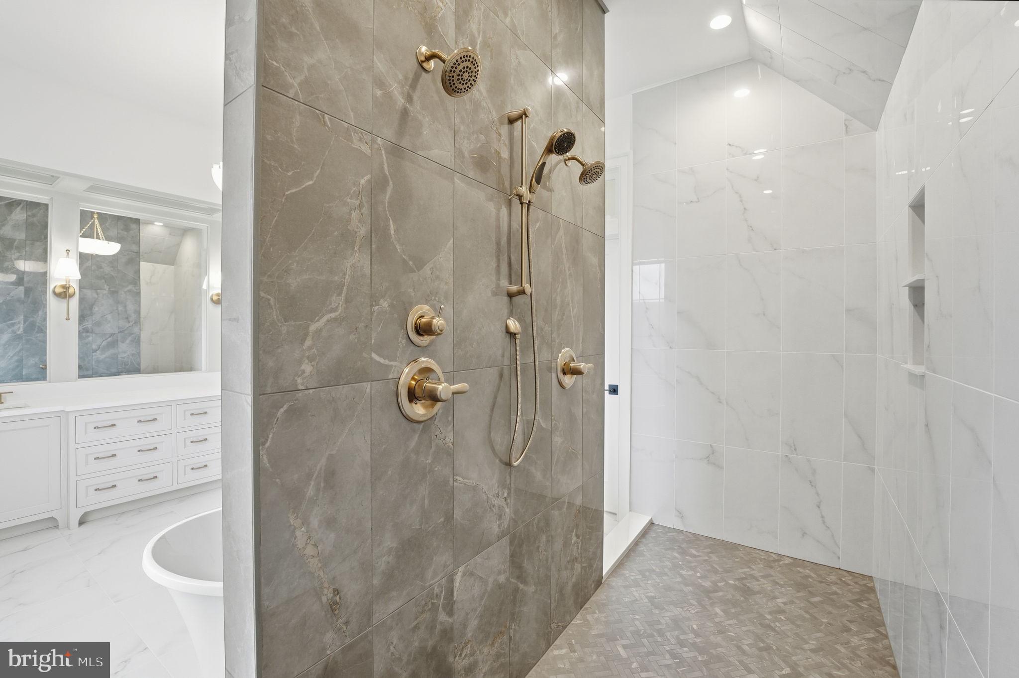 WATERFALL FARM - Residential