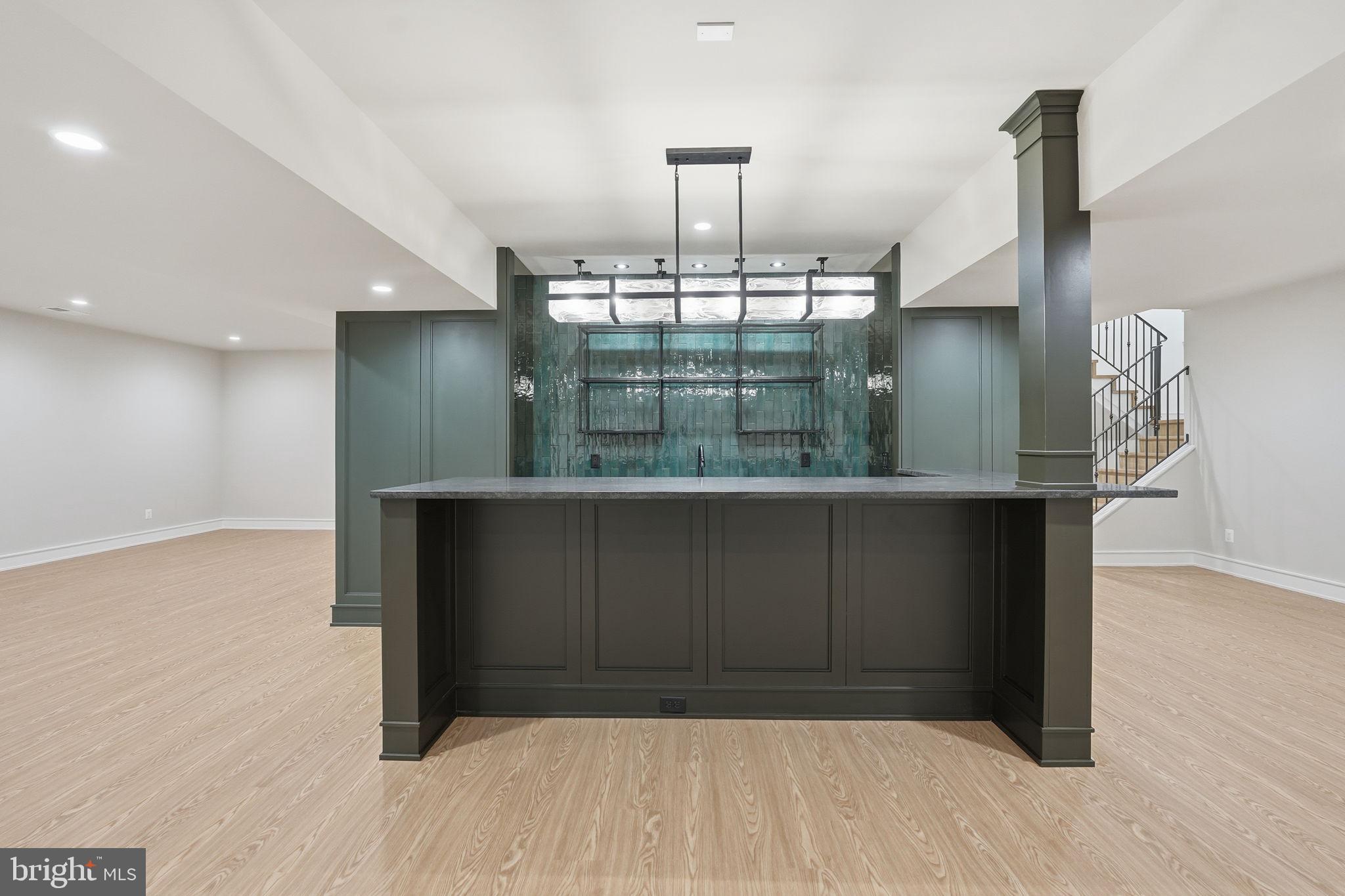 WATERFALL FARM - Residential