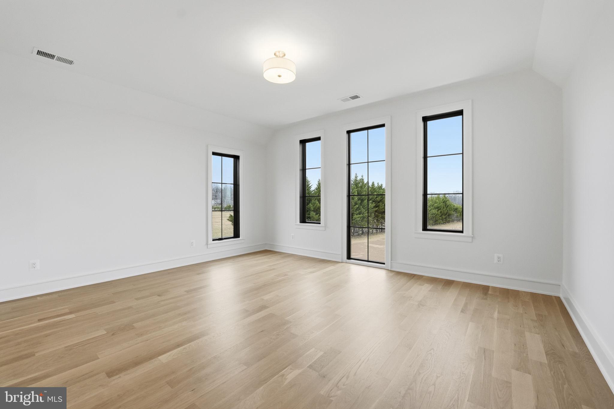 WATERFALL FARM - Residential