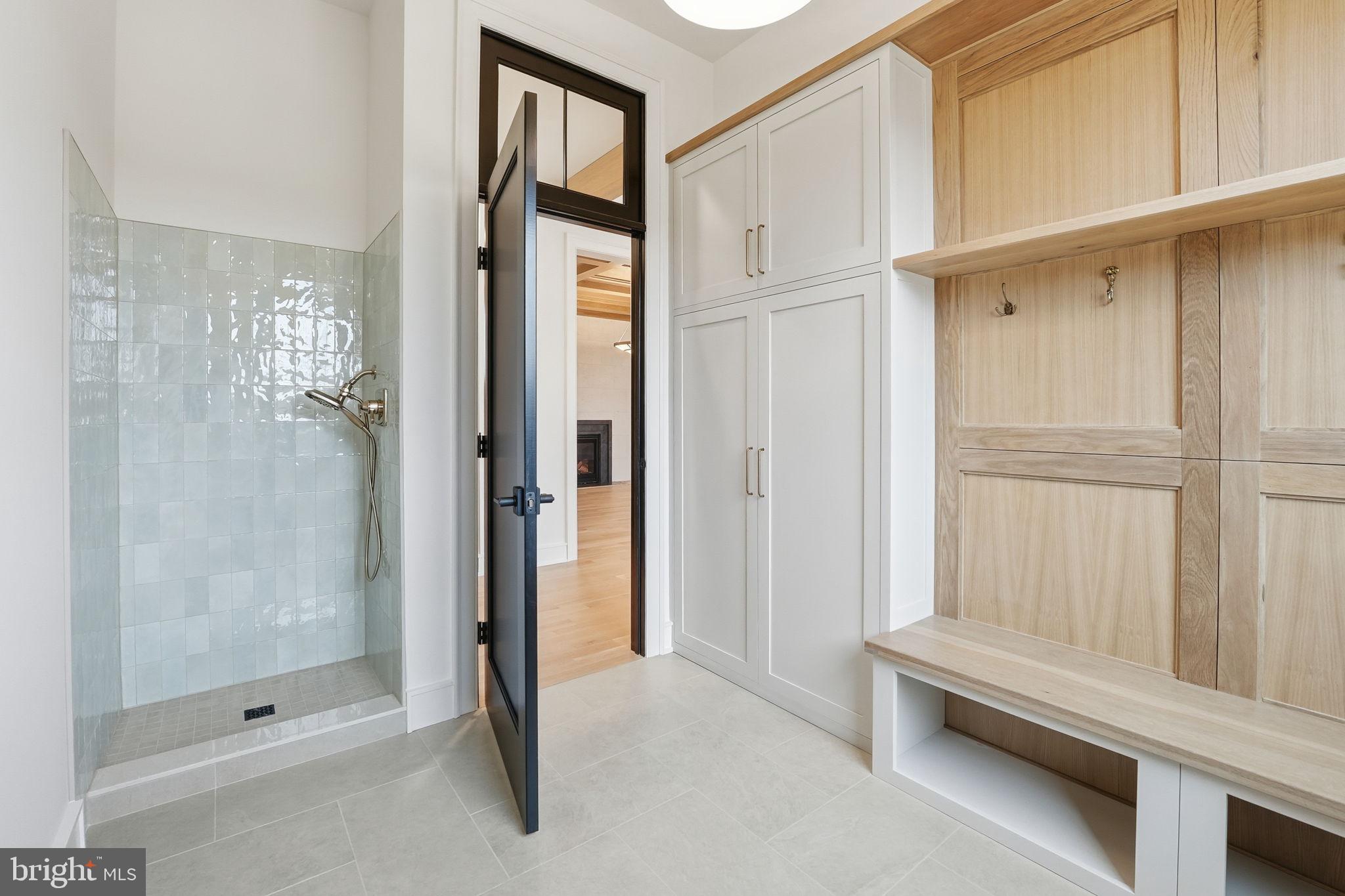 WATERFALL FARM - Residential