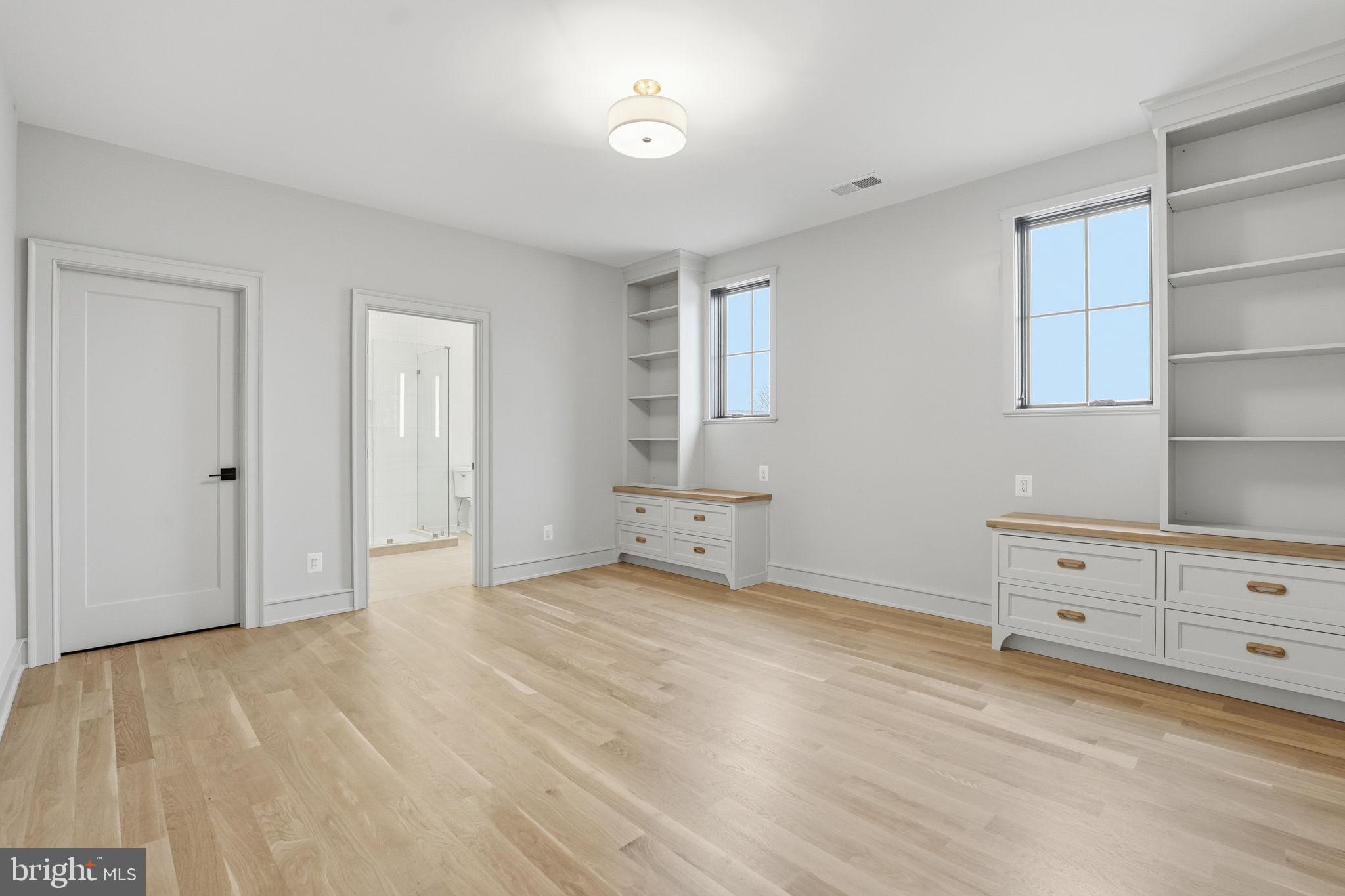 WATERFALL FARM - Residential