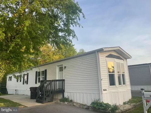 MLS: MDBC2126980