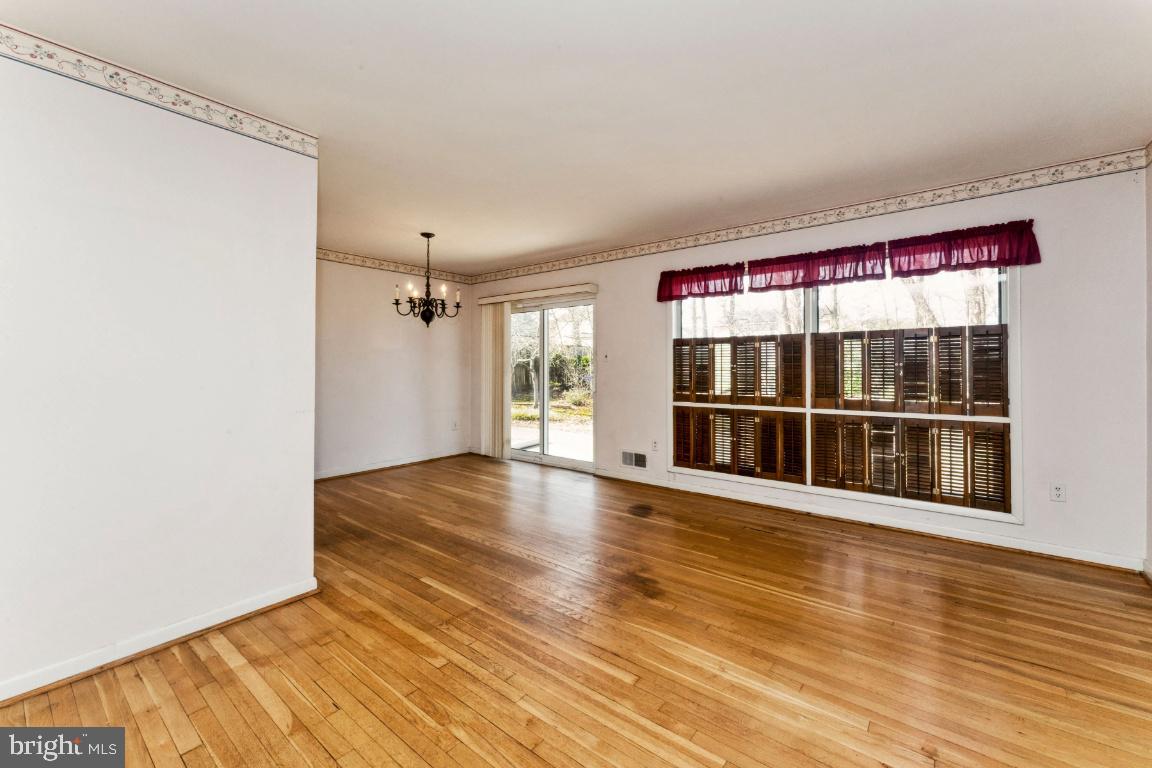 PRESLEY MANOR - Residential