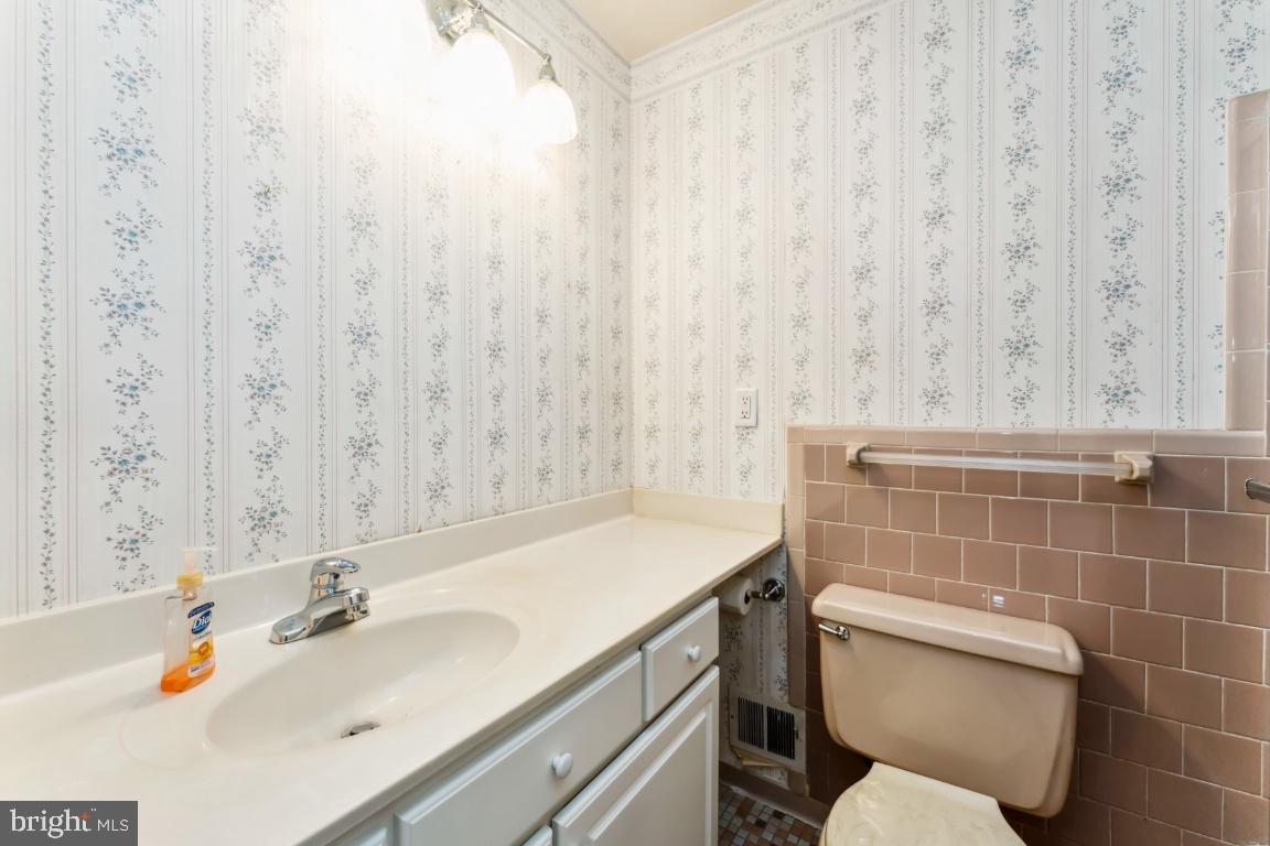 PRESLEY MANOR - Residential