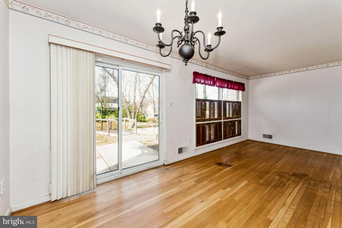 PRESLEY MANOR - Residential