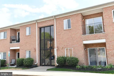 10604 Provincial Drive Unit 204, Manassas, VA MLS: VAPW2092022