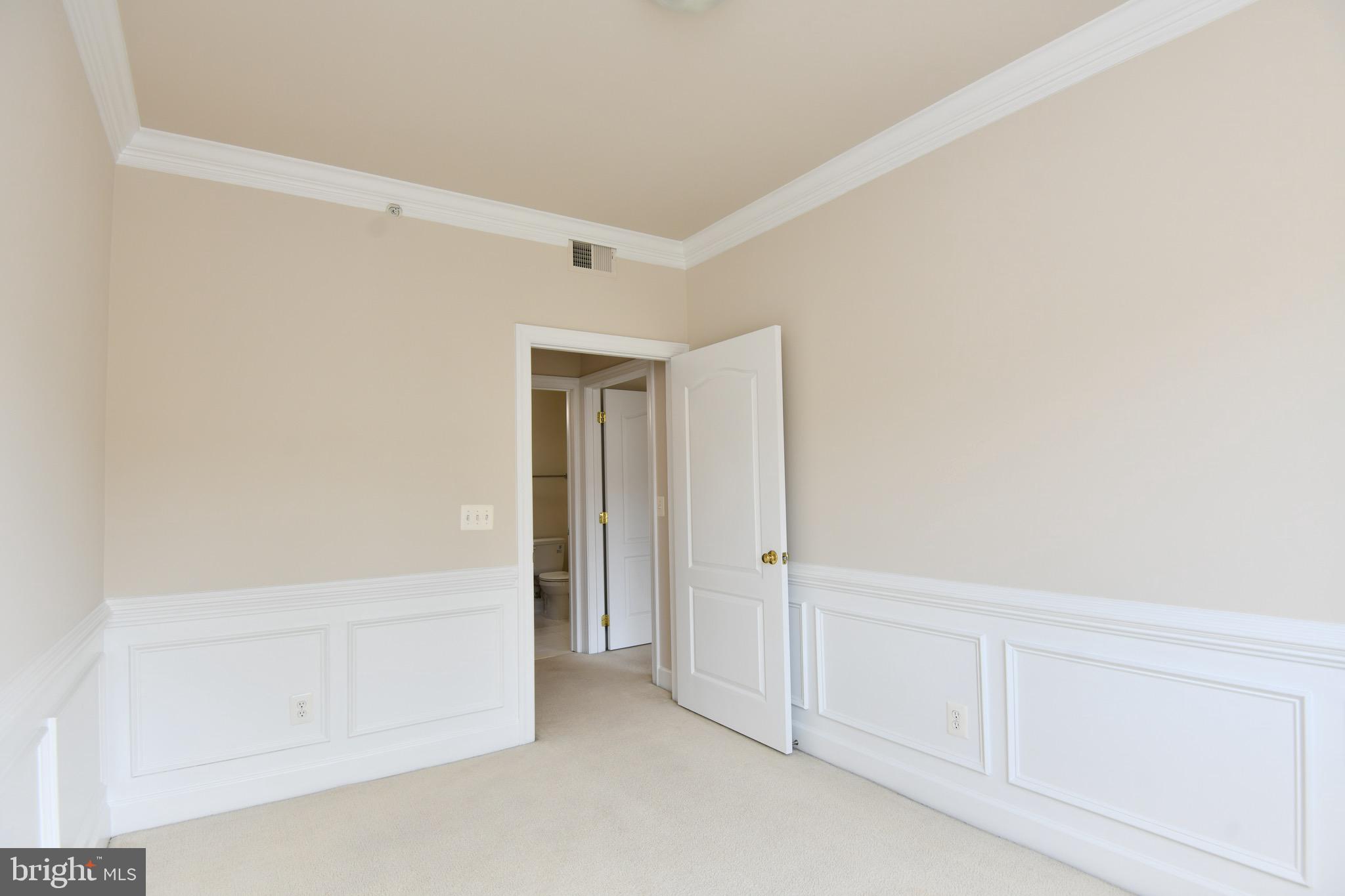 CRESTWOOD VILLAGE PARK - Residential