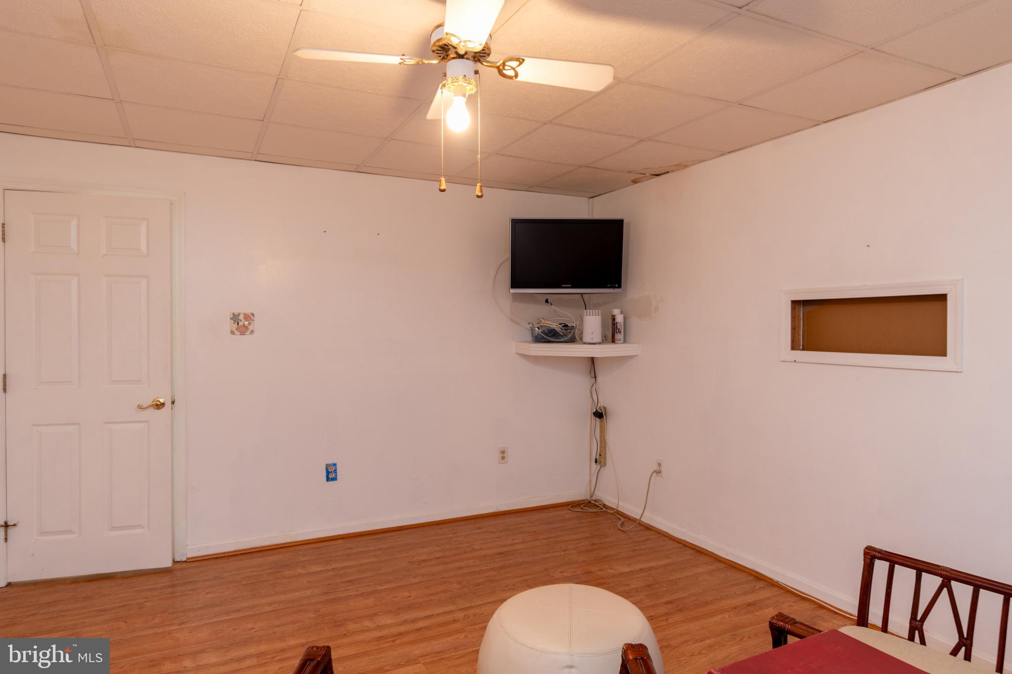 WHISKEY BOTTOM - Residential