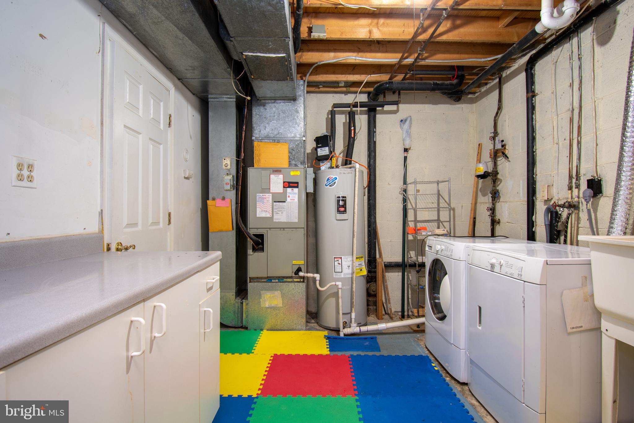 WHISKEY BOTTOM - Residential