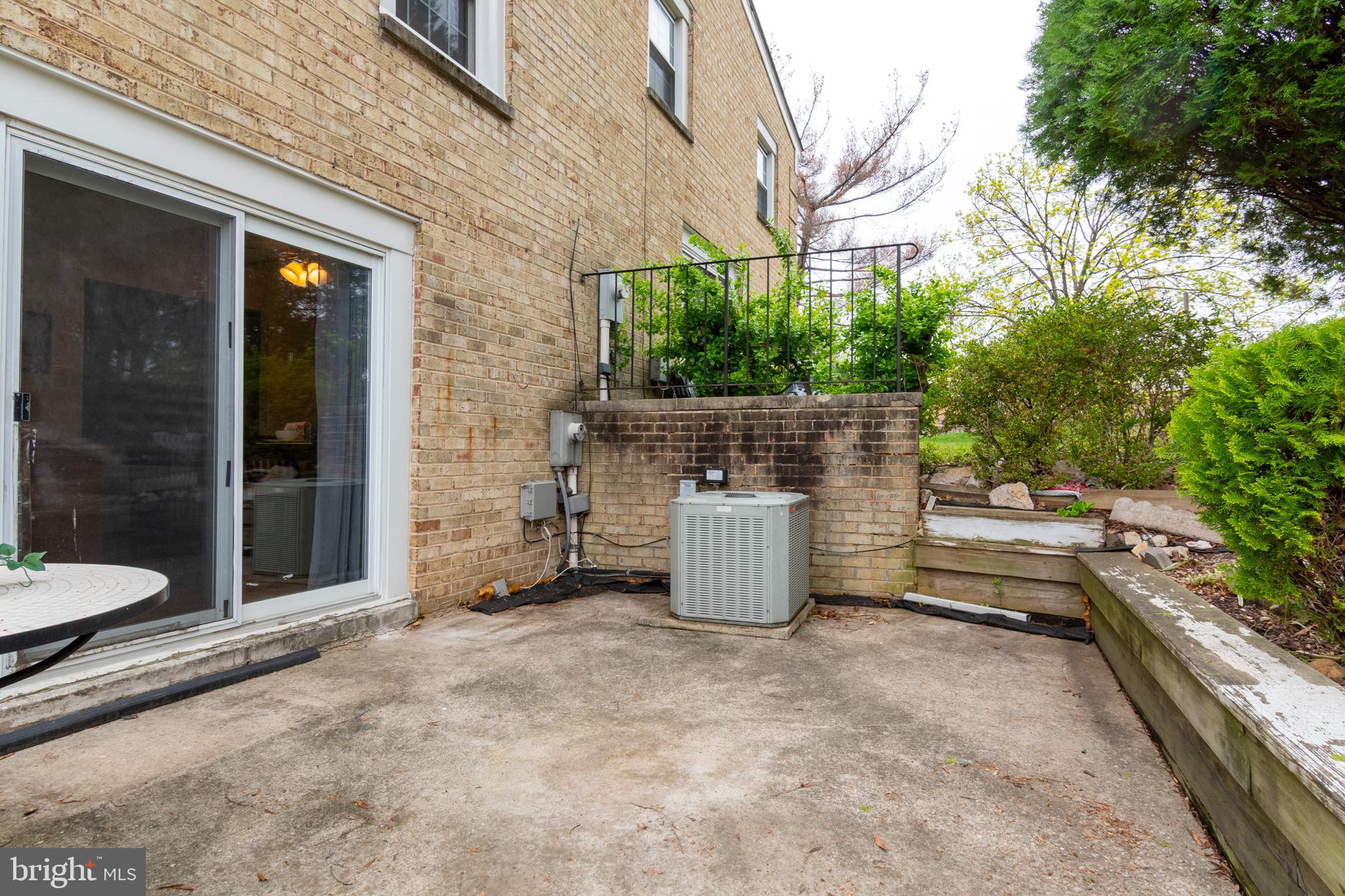 WHISKEY BOTTOM - Residential